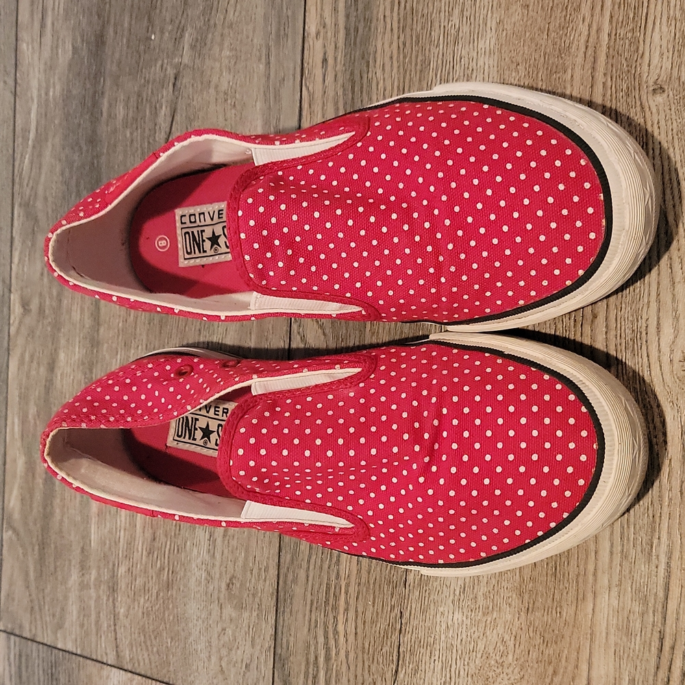 Polka dot converse